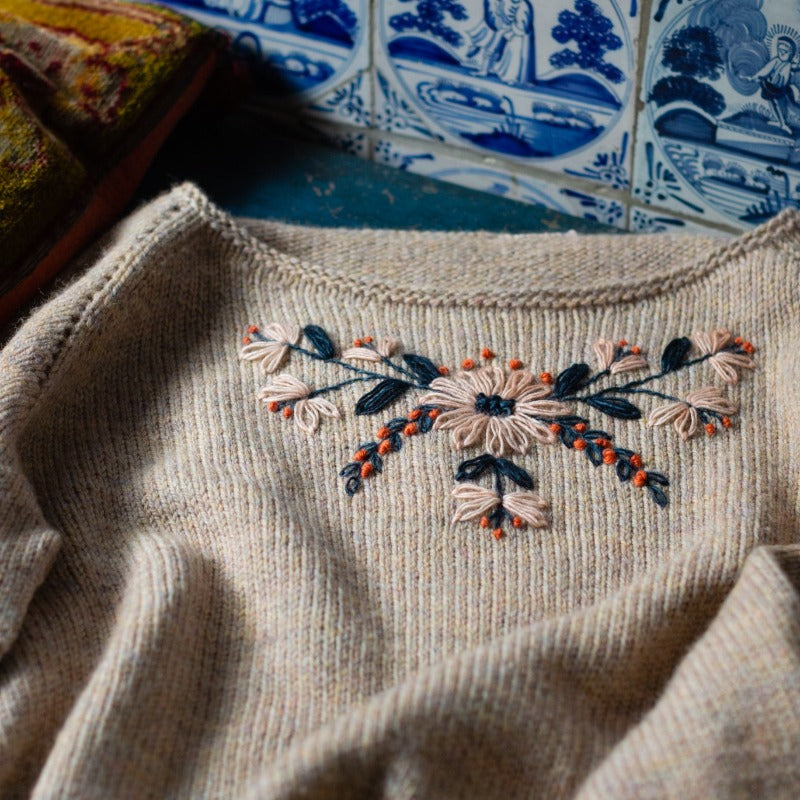 Embroidery on Knits - Judit Gummlich