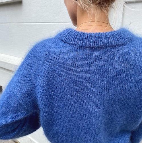 PetiteKnit - Stockholm V neck Sweater