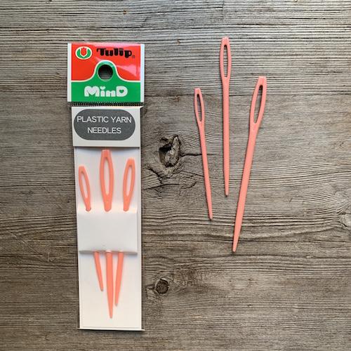 Tulip Pink Plastic Yarn Needles