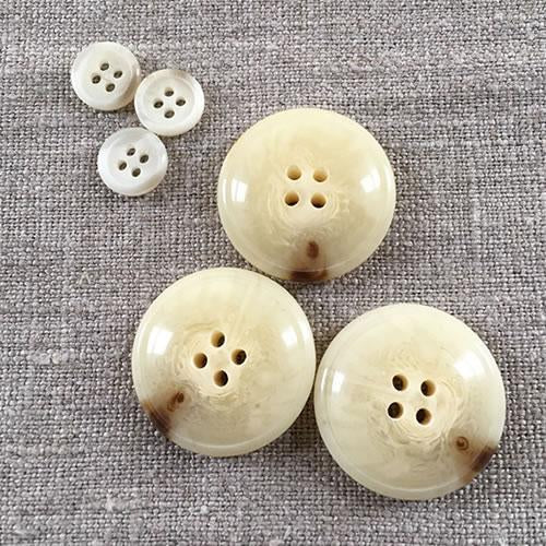 Mock Horn Buttons - Blonde Rounded