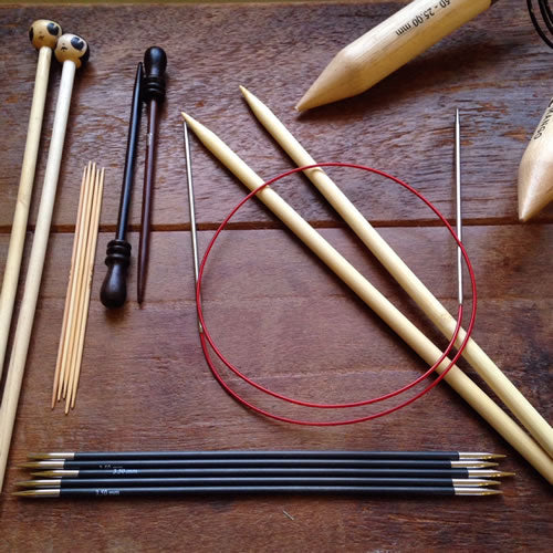 Vintage Lot of Large Knitting Needles SEE PHOTOS