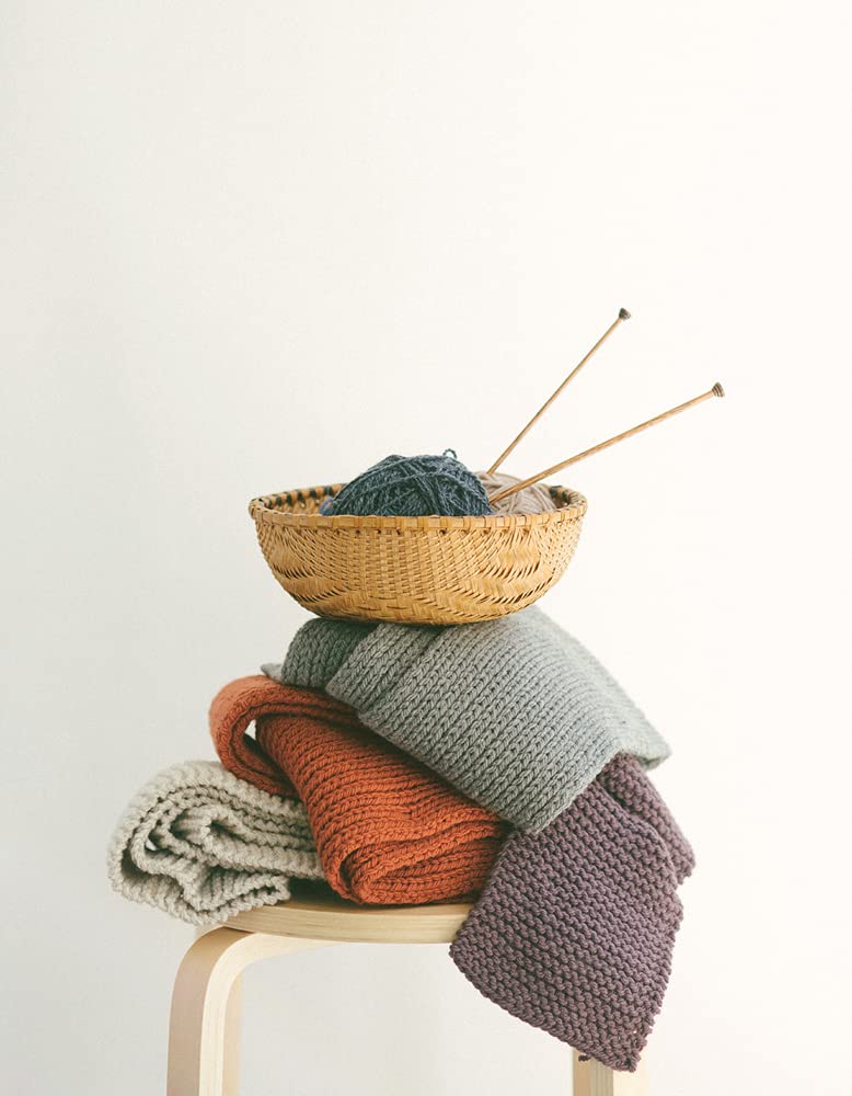 Knit: first stitch / first scarf