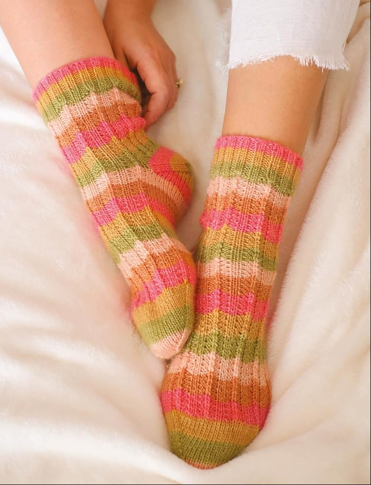 One Skein Knitting: 18 Knitting Patterns for Single Skeins of Yarn