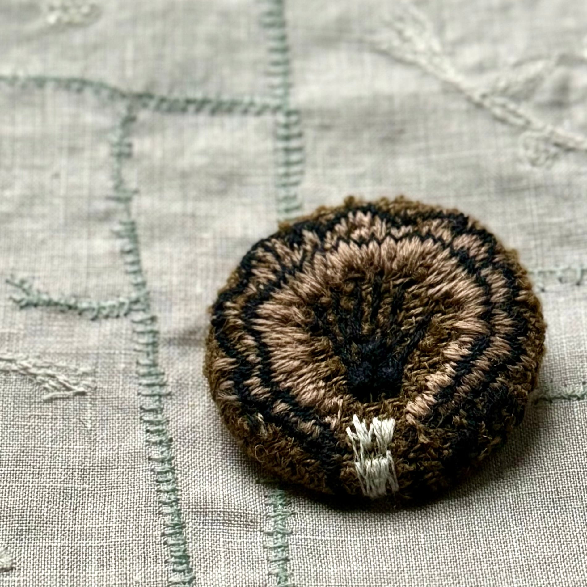 Minä Perhonen Circle Brooch (Small)