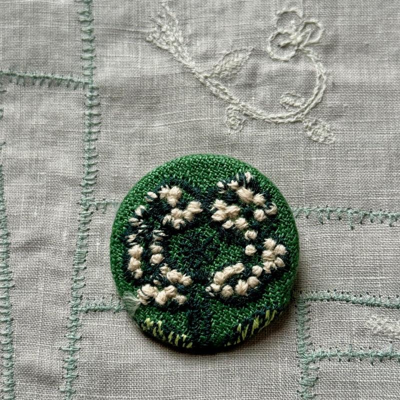 Minä Perhonen Circle Brooch (Small)