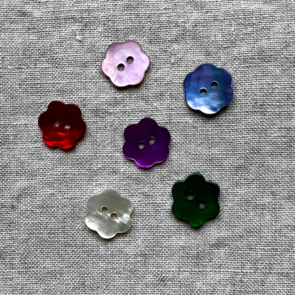 Baby Flower Shell Button