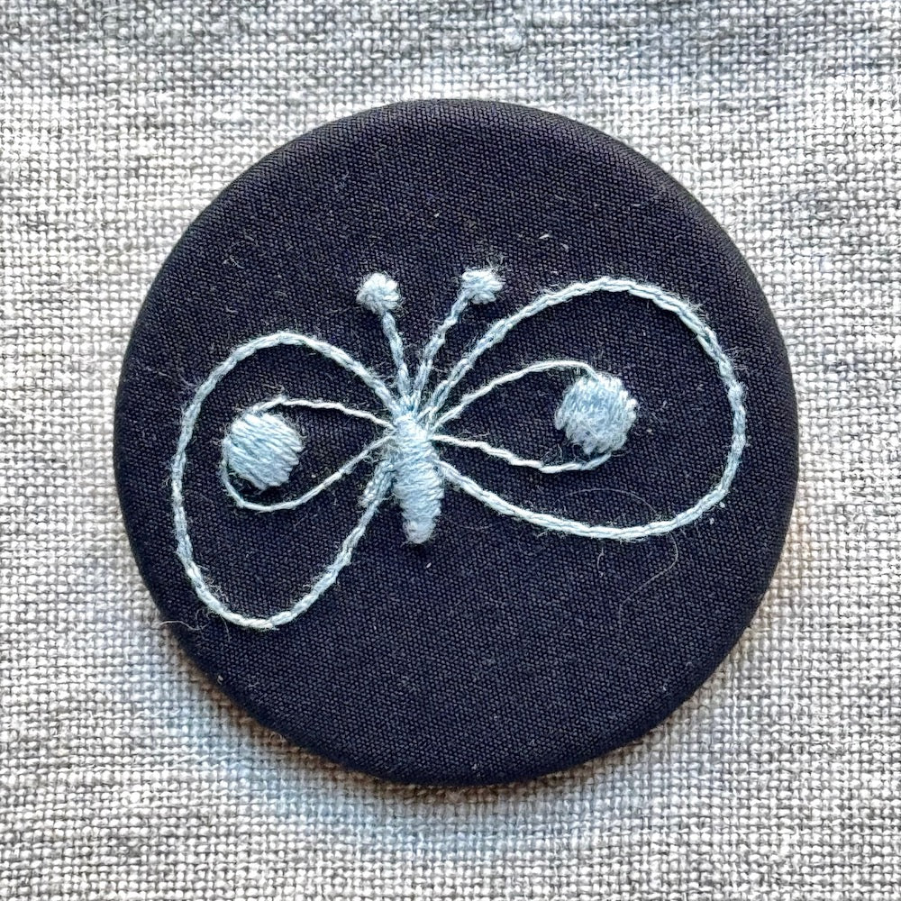 Minä Perhonen Circle Brooch (Small)