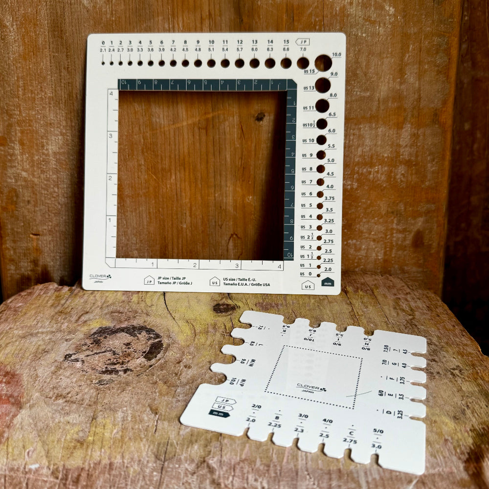 Clover Swatch, Ruler, Needle + Hook Gauge (3200)
