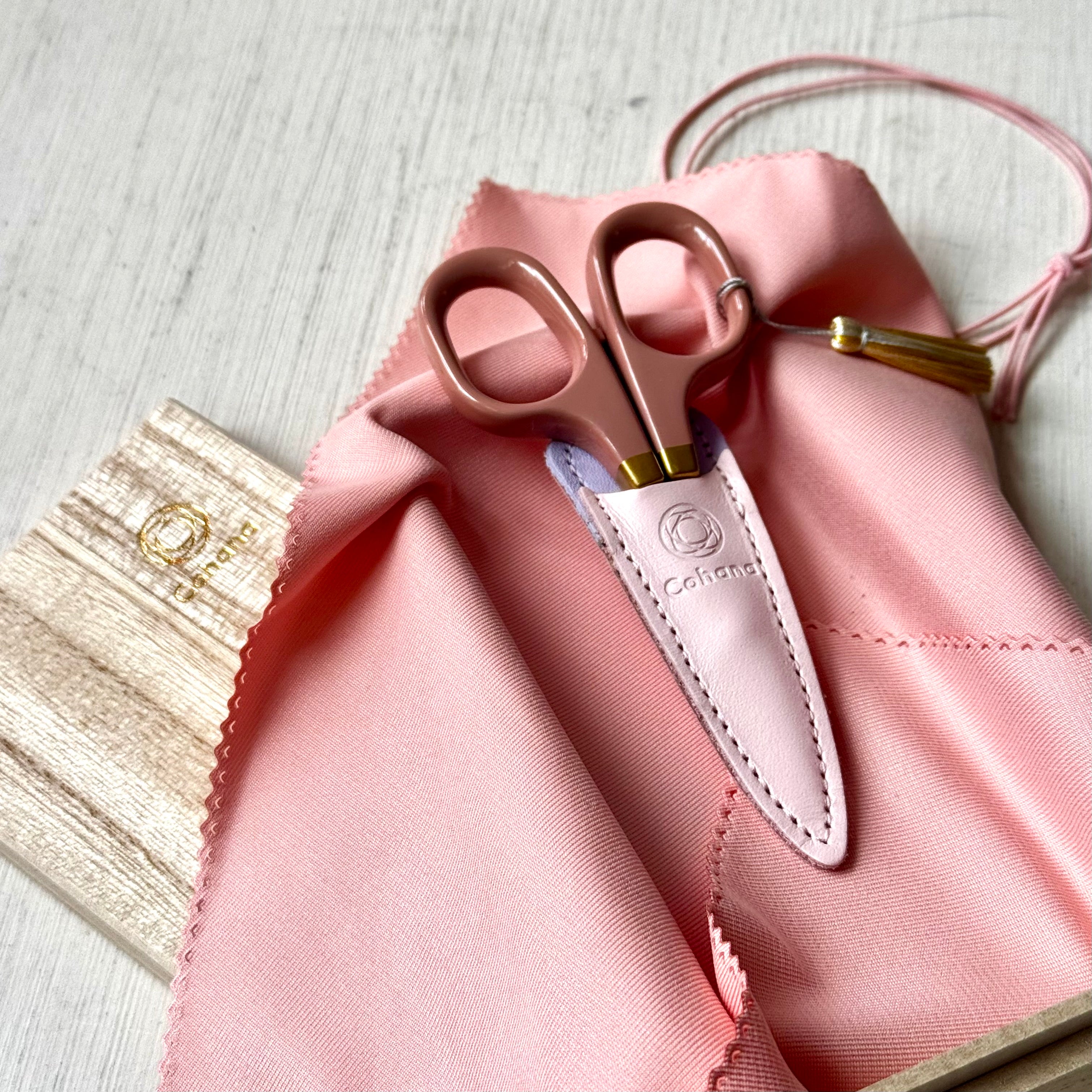 Cohana Scissors with Gold Lacquer
