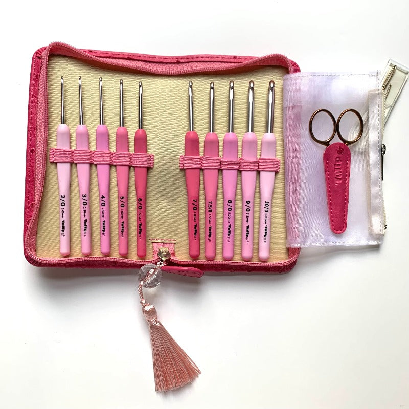 Tulip T-9GE Fine Steel Soft Grip Crochet Hook Set – 12 Different Sizes