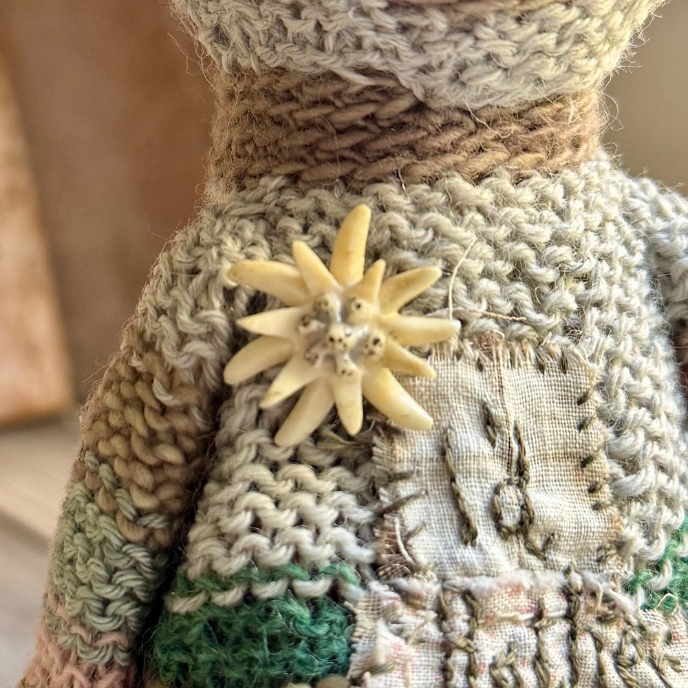 Julie Arkell - I'd rather stay home and knit