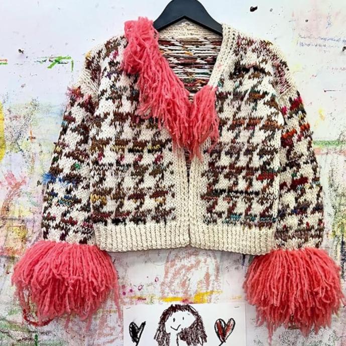 Knit it Out: 12 Knitting Patterns with More Than 30 Variations  - Lærke Bagger