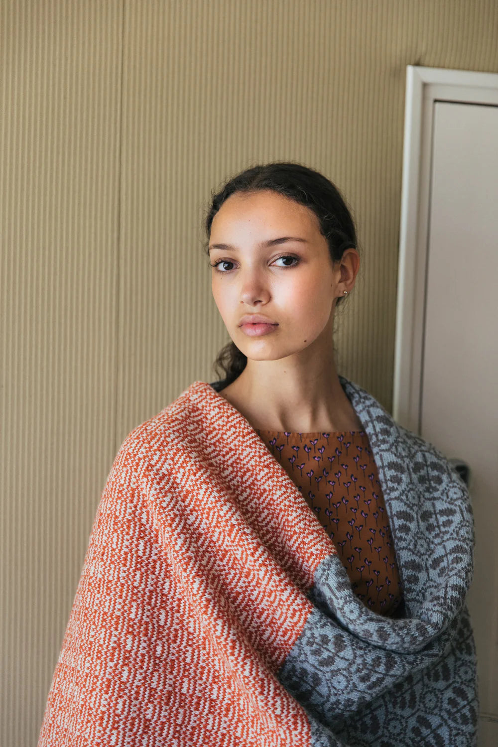 The Knitted Fabric: Colourwork Projects for You and Your Home - Dee Hardwicke