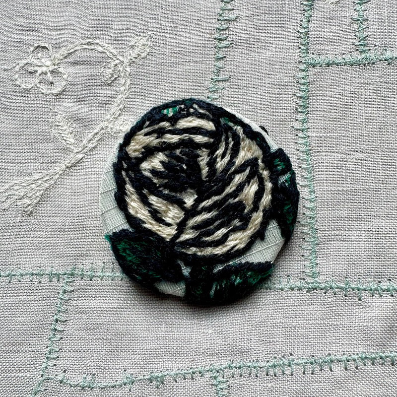 Minä Perhonen Circle Brooch (Small)