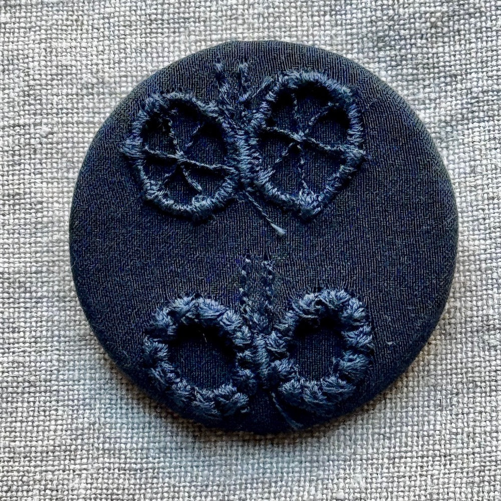 Minä Perhonen Circle Brooch (Small)