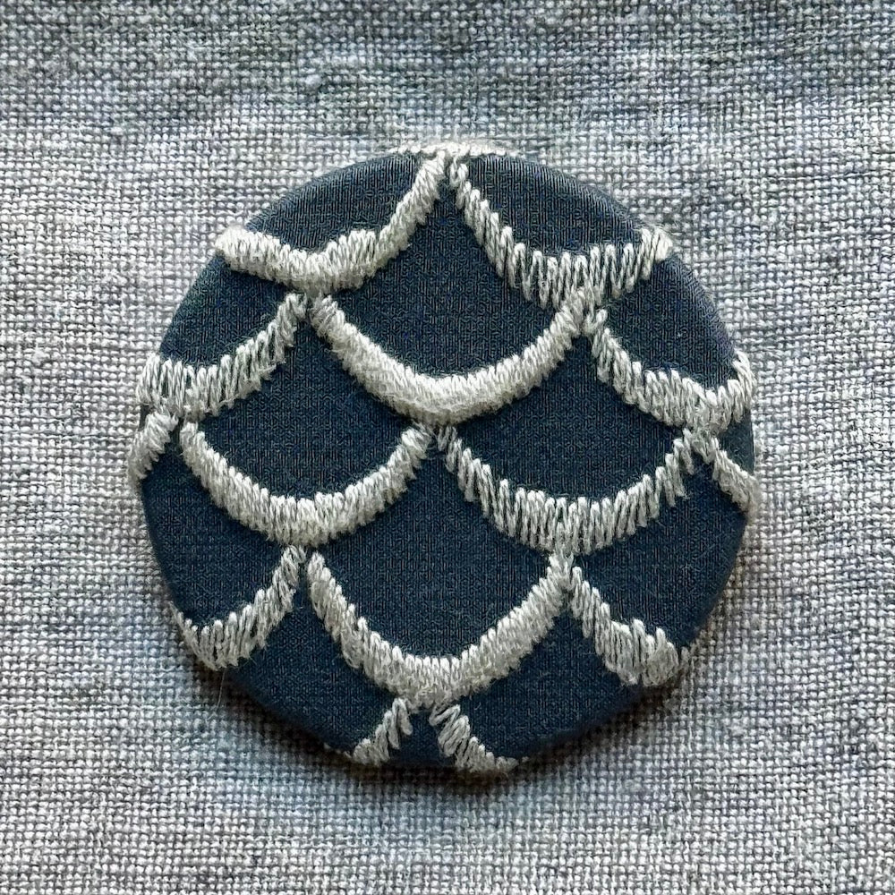 Minä Perhonen Circle Brooch (Small)