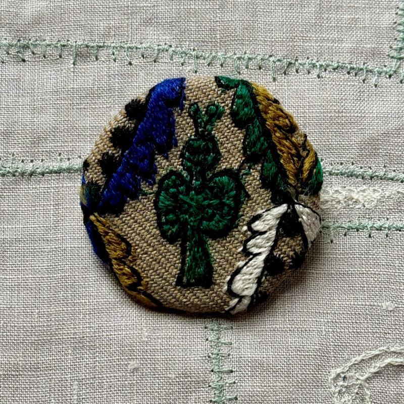 Minä Perhonen Circle Brooch (Small)