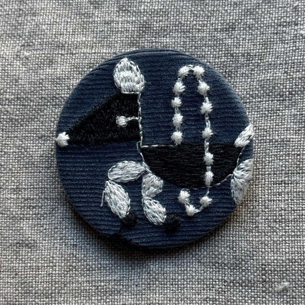 Minä Perhonen Circle Brooch (Small)