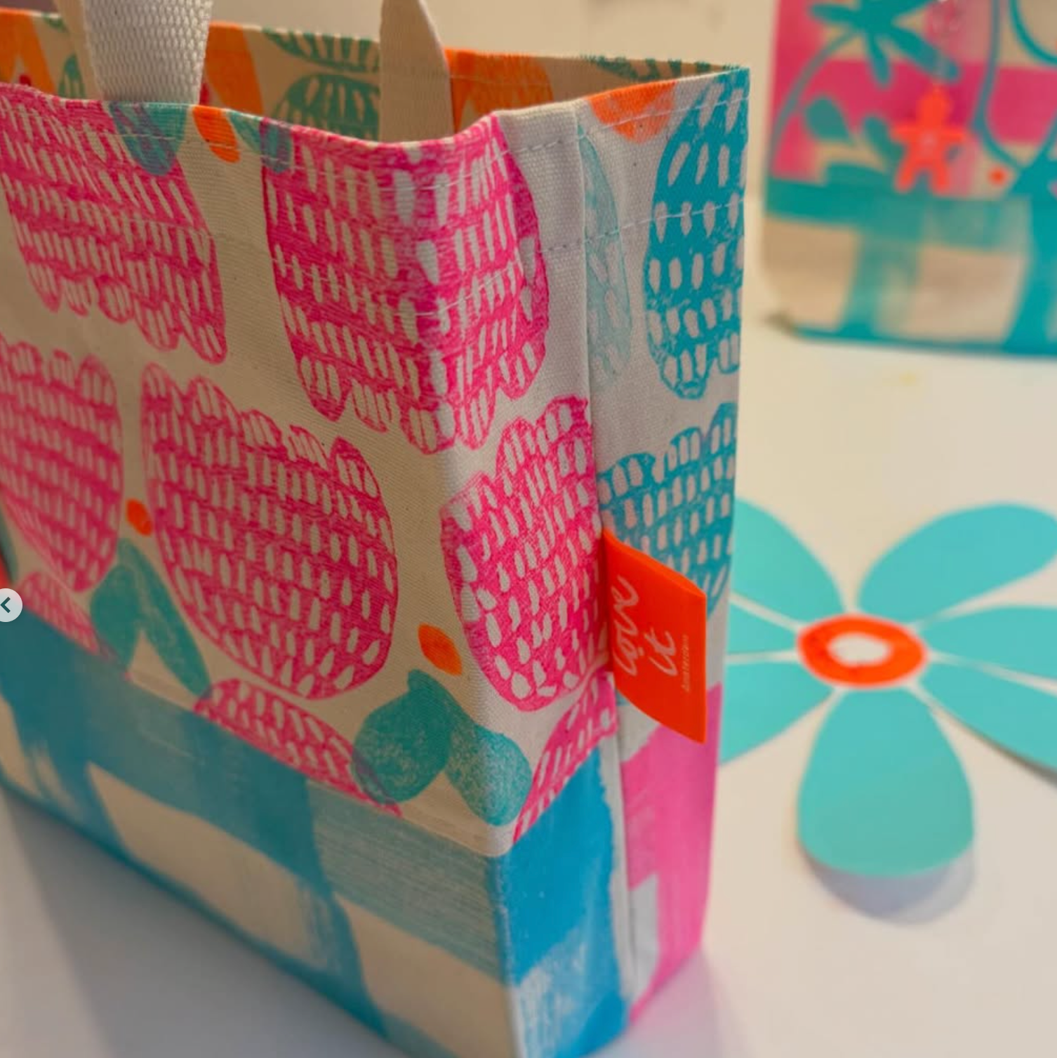 Love It - Bucket Bag