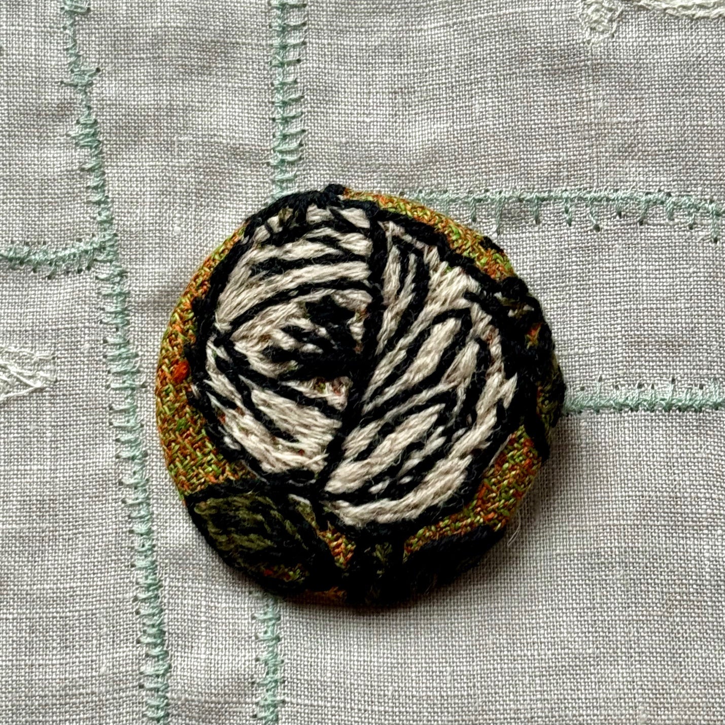 Minä Perhonen Circle Brooch (Small)