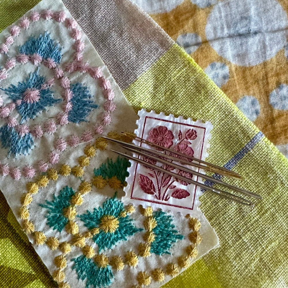 Floral Magnetic Needle Holder