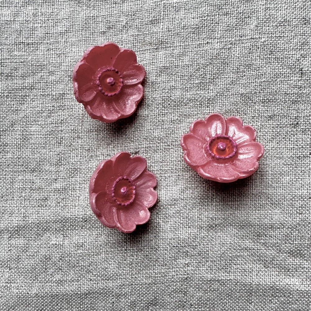 Retro Flower Button