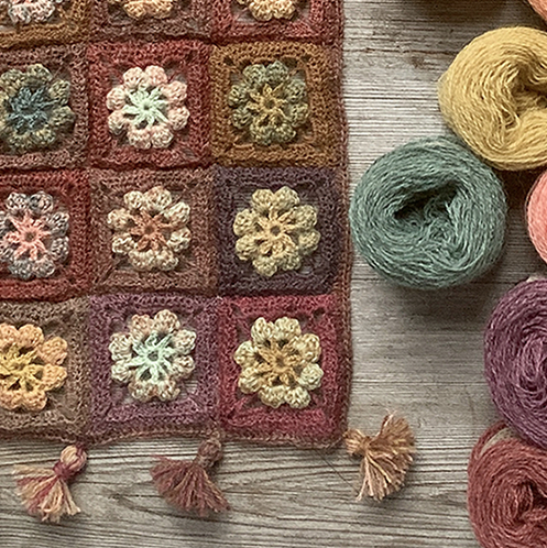 Loop Mehlsen Flower Power Crochet Scarf Kit