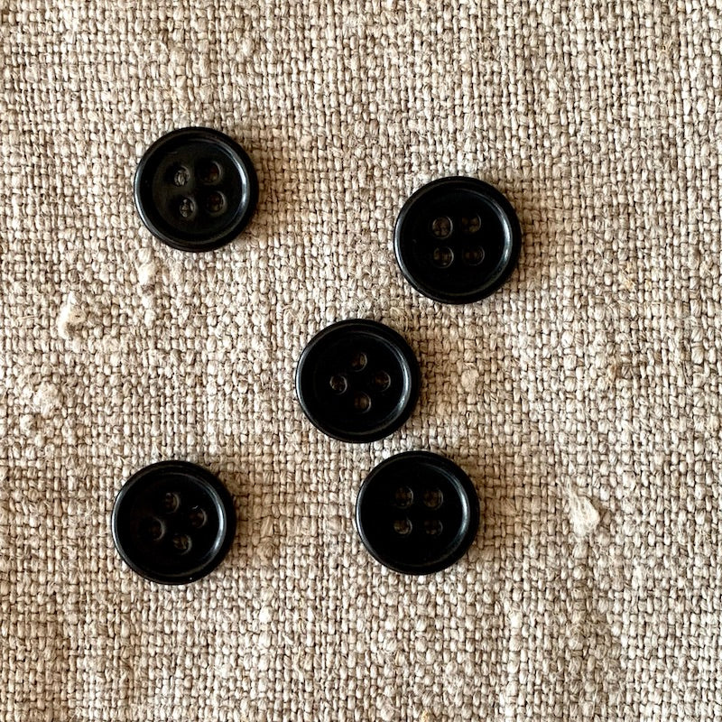 Corozo 4 hole button with rim