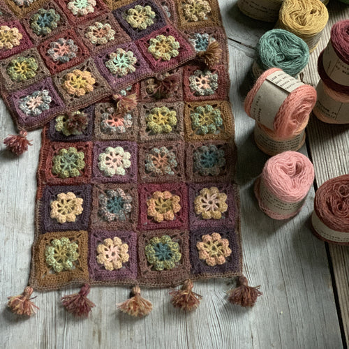 Loop Mehlsen Flower Power Crochet Scarf Kit