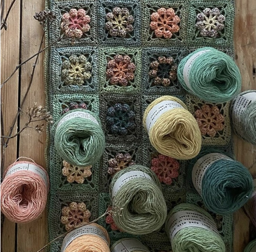 Loop Mehlsen Flower Power Crochet Scarf Kit — Loop Knitting