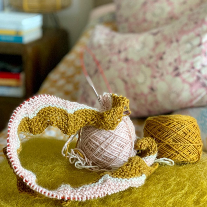 beginner-knitting-class-saturdays-loop-knitting