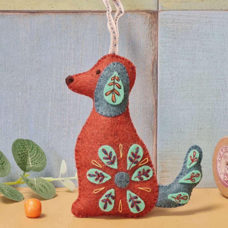 Corinne Lapierre - Folk Embroidered Dog Mini Kit