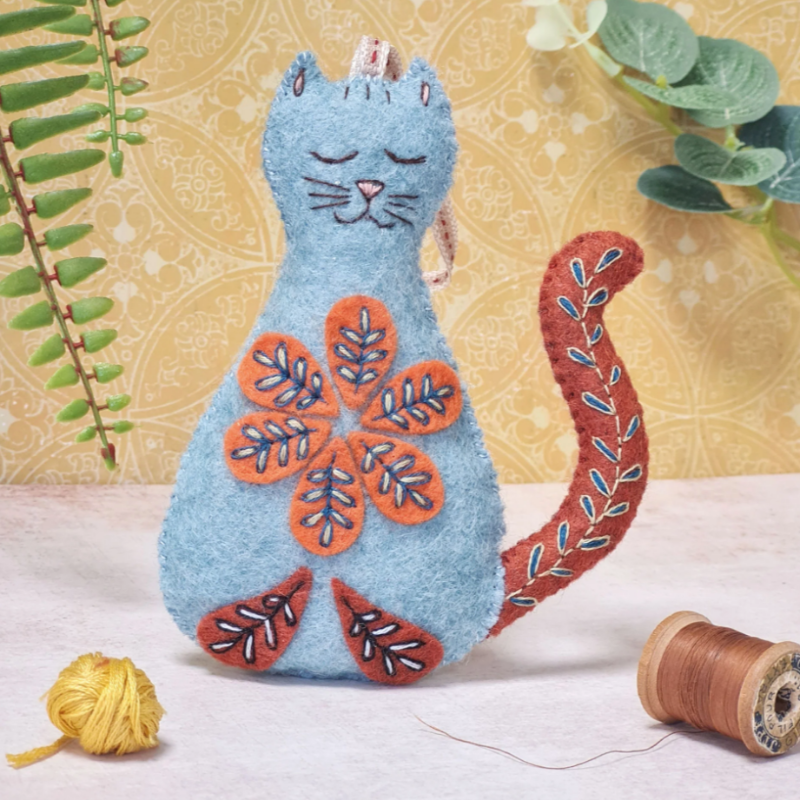 Corinne Lapierre - Folk Embroidered Cat Mini Kit