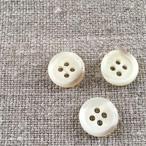 Mock Horn Buttons - Blonde Rounded