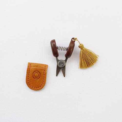 Cohana Mini Scissors from Seki